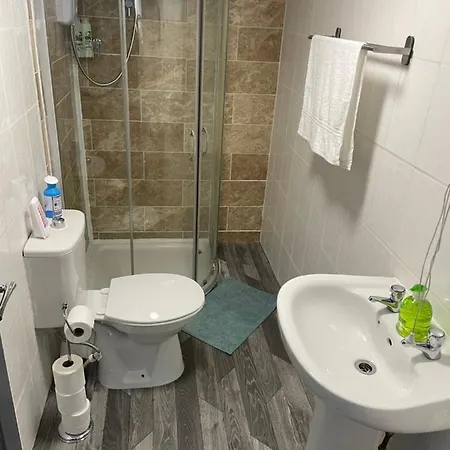 Luxury * Leeds (West Yorkshire)